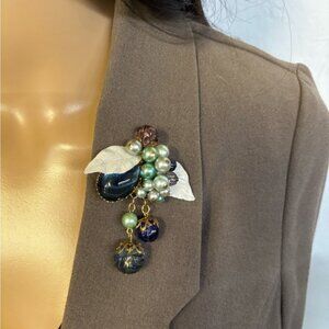 Vintage grape glass dangling brooch